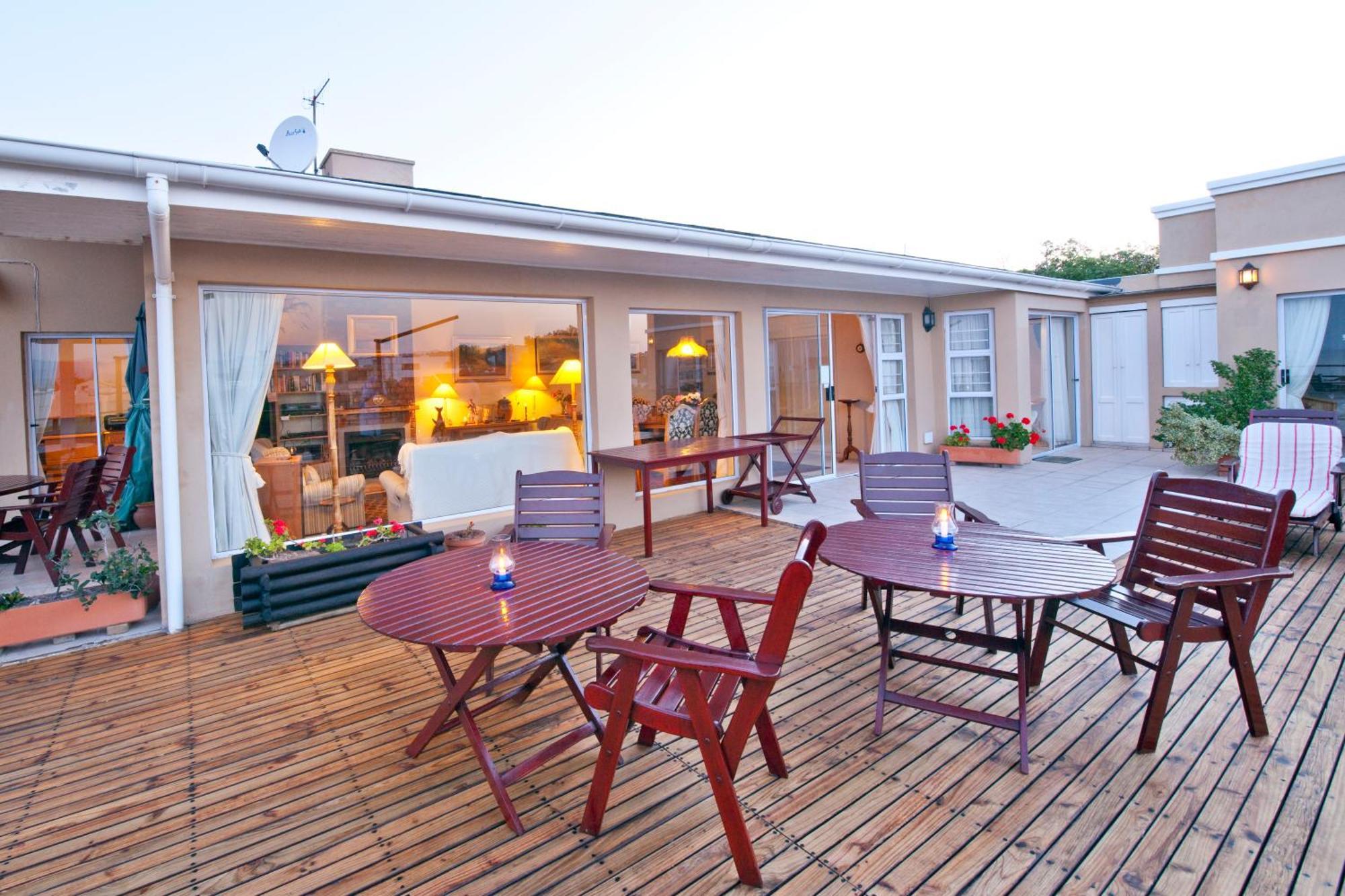 פלטנברג ביי Dolphins' Playground Beachfront B&B מראה חיצוני תמונה