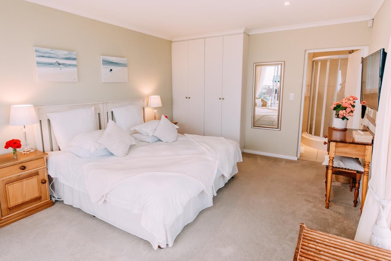 פלטנברג ביי Dolphins' Playground Beachfront B&B מראה חיצוני תמונה